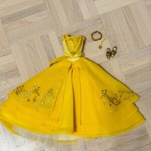 Disney Store - Beauty and the Beast Live Action Ballroom Belle Outfit